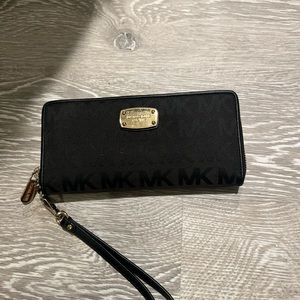 Michael Kors wallet/wristlet